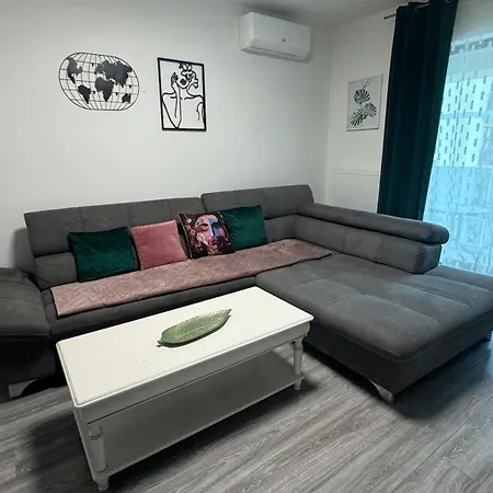 White In Exigent Plaza Romania Faza 4 Appartamento