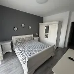 White In Exigent Plaza Romania Faza 4 Apartmán *
