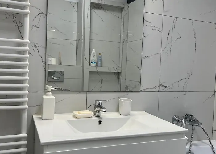 White In Exigent Plaza Romania Faza 4 * Βουκουρέστι